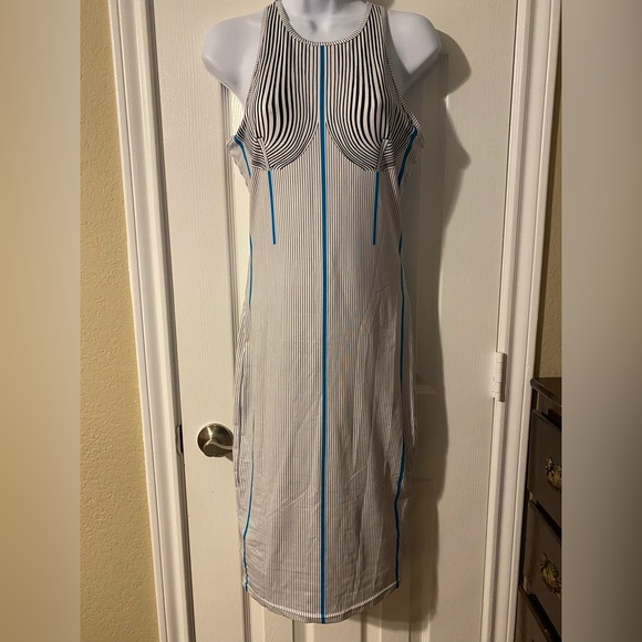 Dresses & Skirts - Get ready for them summer nights no sleeve summer dress